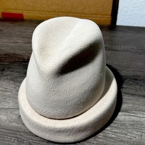 Esenshel wool tall hat - beige cream color